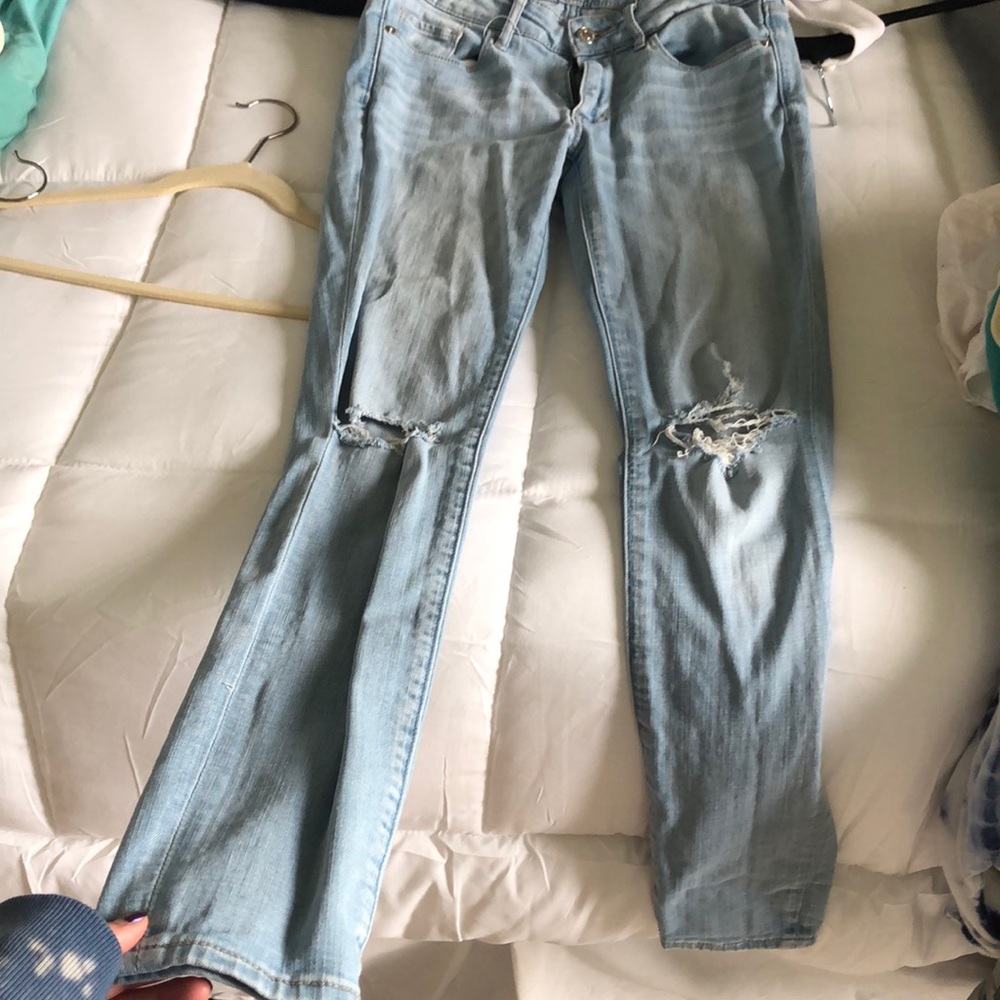 Light wash skinny jeans